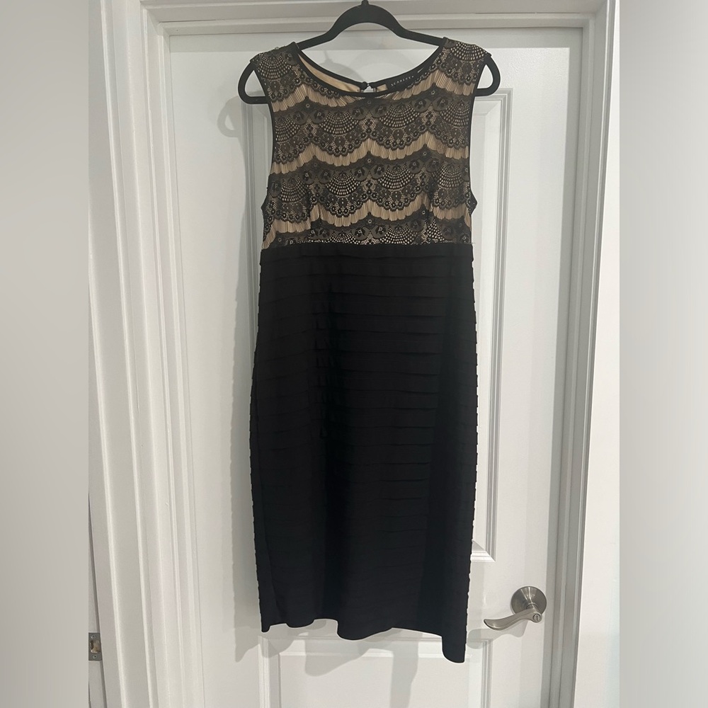 Elegant Black and Cream Lace Dress
